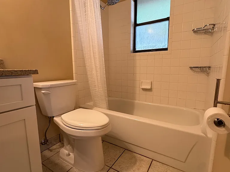1029 SW Rossborough Ct #102 — Photo 16