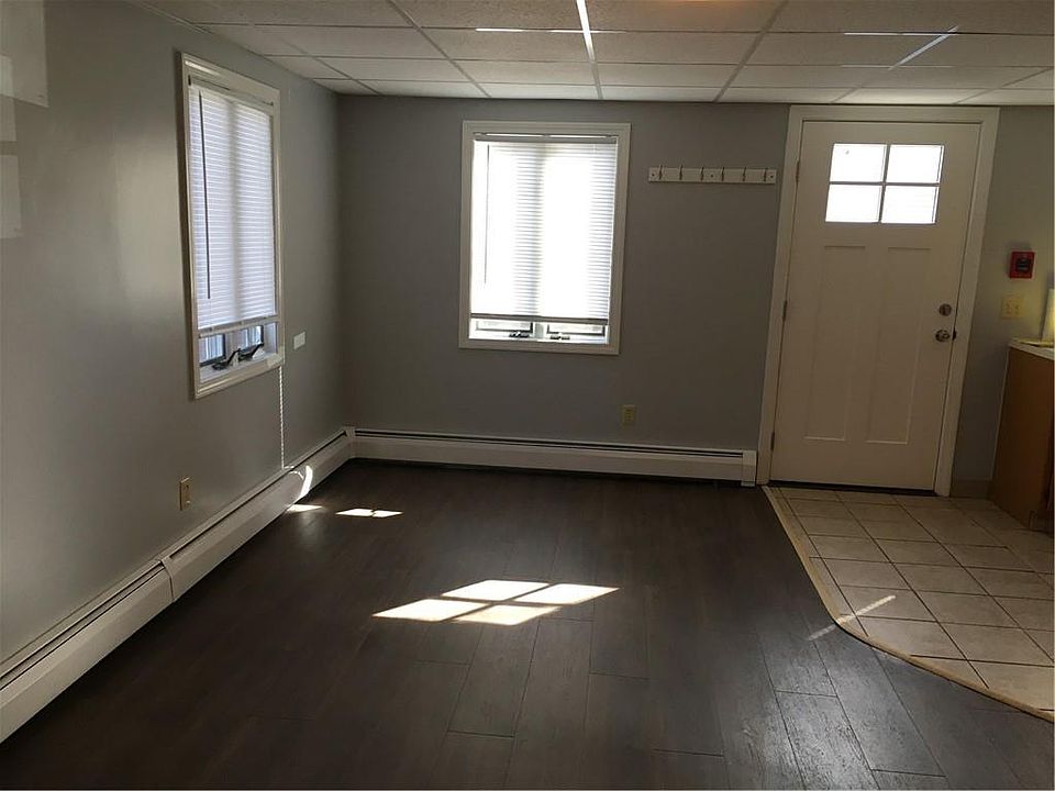1st image of 1422 Warwick Ave