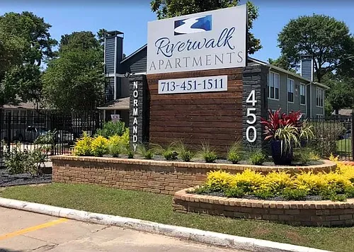 Riverwalk Apartments Photo 1