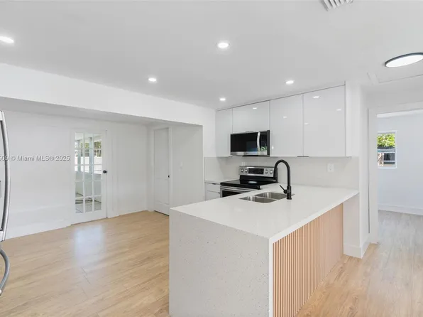 5353 Harriet Pl, West Palm Beach, FL 33407