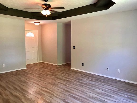2nd image of 215 Dixie Ave