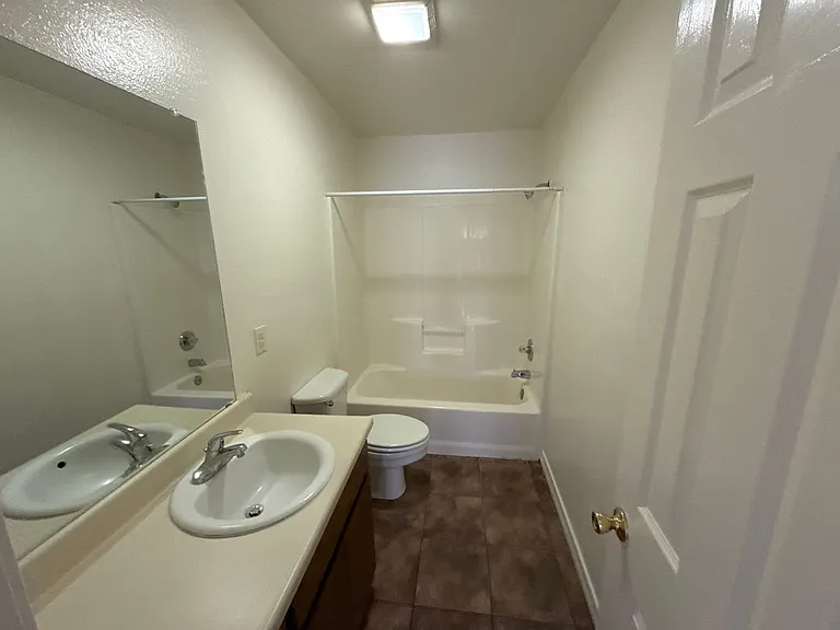 200 S Boulder Ave — Photo 4