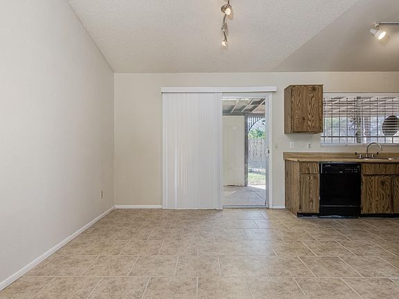 3rd image of 20462 N 30th Dr