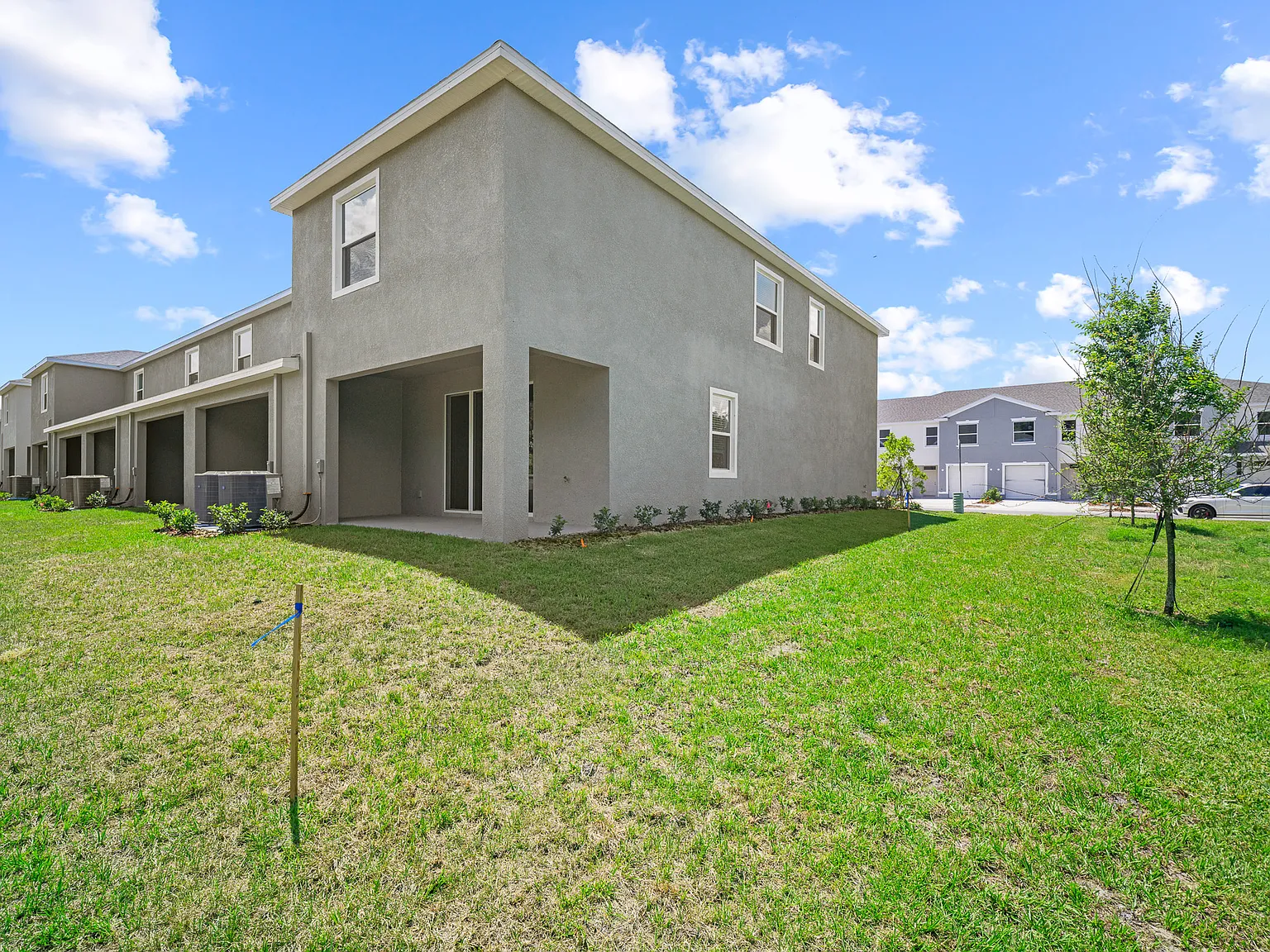 3 bed, 2.5 bath, 1758 sqft, $2,400 — Photo 4