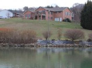 101 Sunset Dr, Unicoi, TN 37692