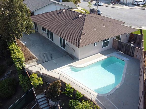 2nd image of 80 Lucas Ct