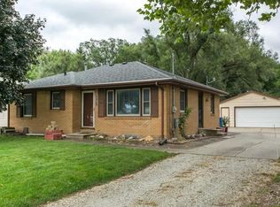 2813 E 24th St, Des Moines, IA 50317