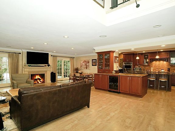5th image of 109 Estate Dr