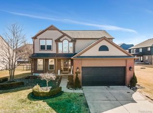19058 England Dr, Macomb, MI 48042