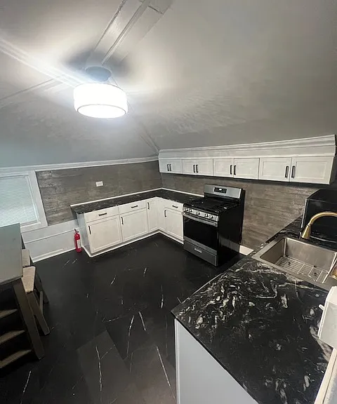 1211 Madison St #2 — Photo 13