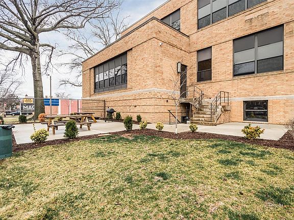 3rd image of 5320 Brannon Ave