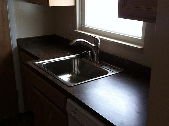 3rd image of 941 Garden St