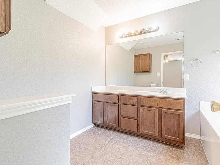 326 Diana Dr — Photo 19