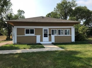 517 3rd Ave N, New Rockford, ND 58356