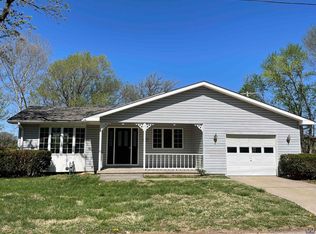307 S 6th St, Saint Marys, KS 66536
