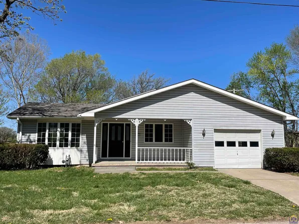 307 S 6th St, Saint Marys, KS 66536
