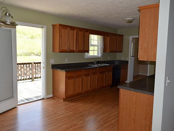 3rd image of 109 Fort Cir