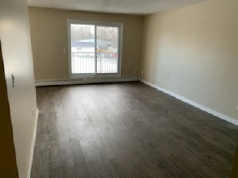 4608 52nd Ave — Photo 7
