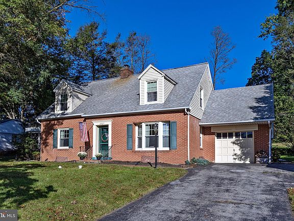 2nd image of 2327 Longview Dr
