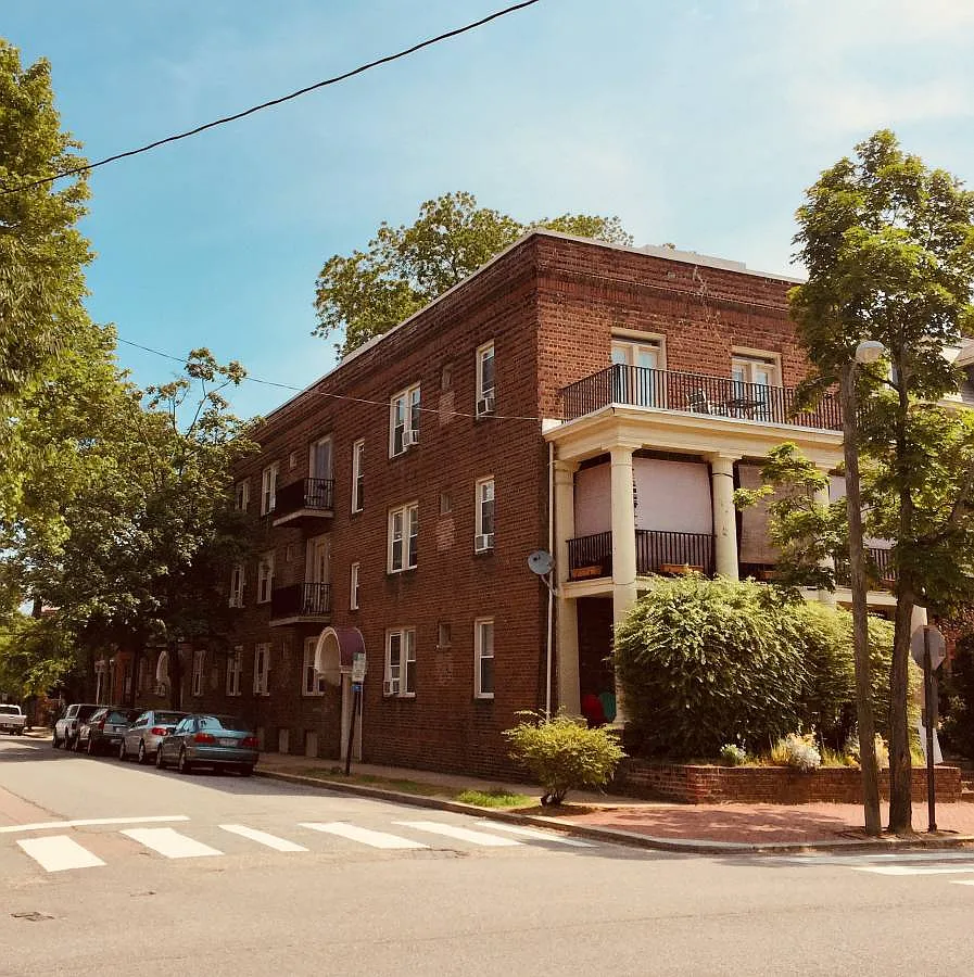 2 bed, 900 sqft, $1,775 — Photo 1