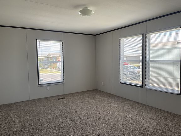 4th image of 3300 Killingsworth Ln #852