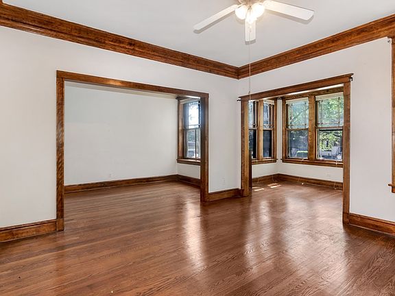 4th image of 4137 S Michigan Ave