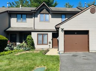 4 Peach Court, Raritan Twp., NJ 08822