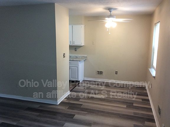 4th image of 3330 Breckenridge Ln #2