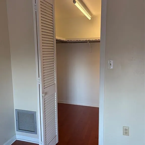 5220 Brittany Dr S #803 — Photo 24