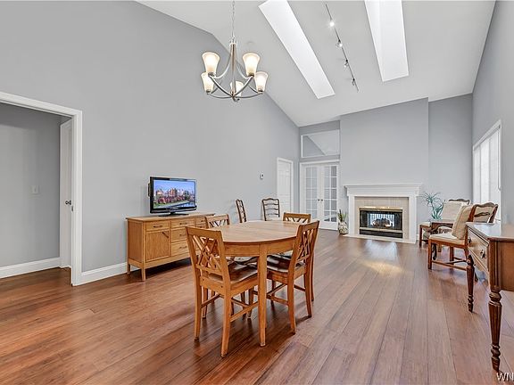 2nd image of 7 Bird Walk Ln