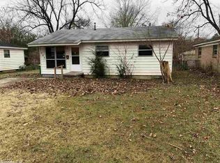 205 Meadow Park Dr, North Little Rock, AR 72117