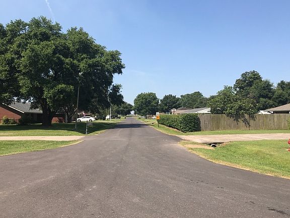 4th image of 2435 Saint Simon Dr