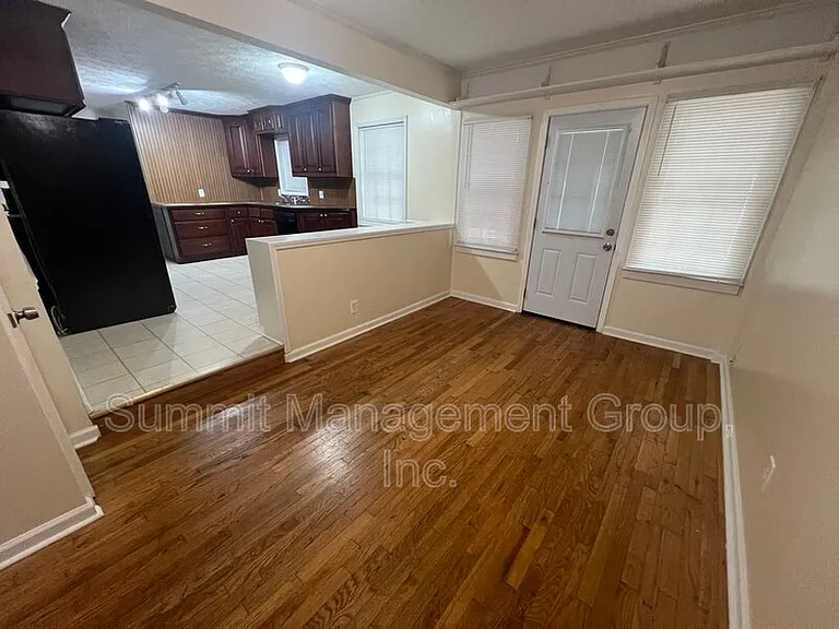 916 Curry Cir SE — Photo 16