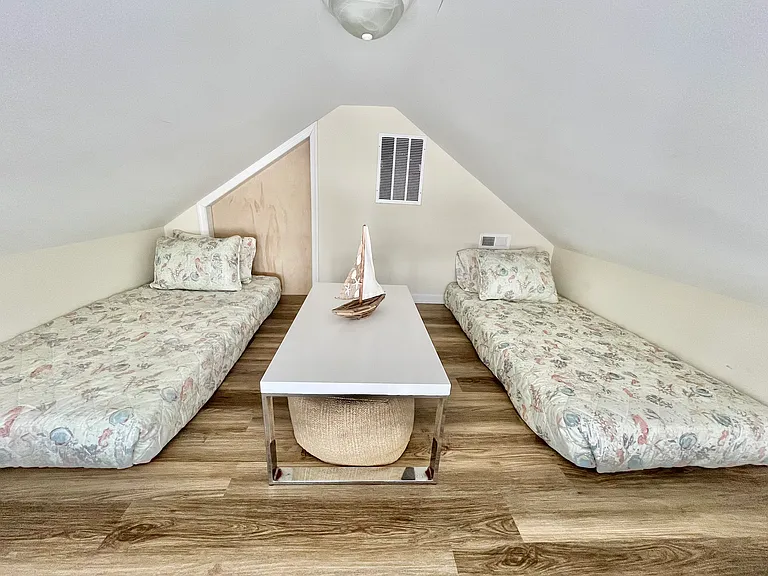 3290 Seaview Rd — Photo 11