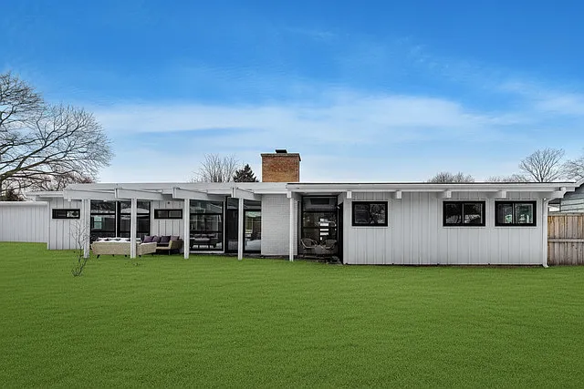 2649 Crawford Ave — Photo 36