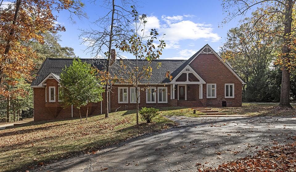 1st image of 714 N Shady Ln