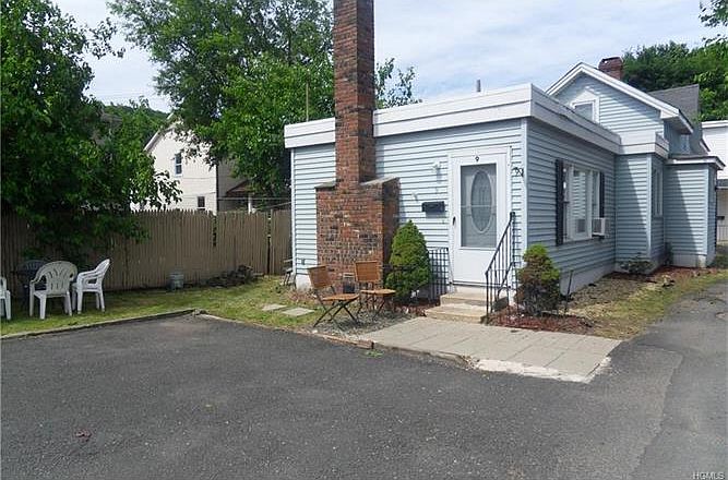 1st image of 9 Gurnee Ct
