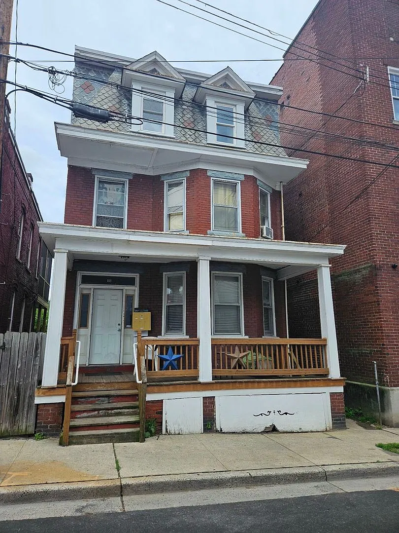 109 Polk St — Photo 1