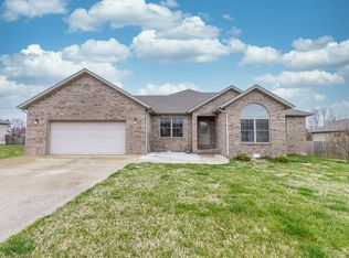 361 Prairie Ridge Dr, Lebanon, MO 65536