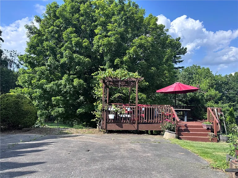 257 Johnston Rd — Photo 26