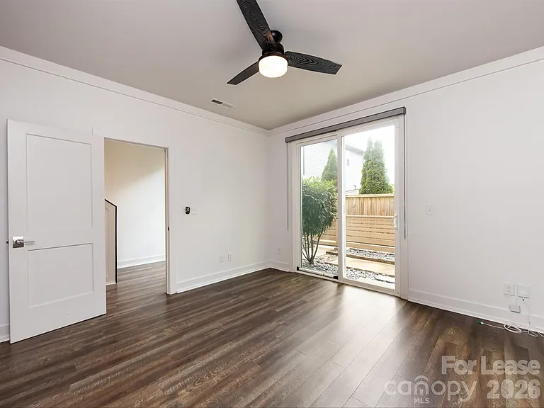 1207 E 36th St #3 — Photo 8