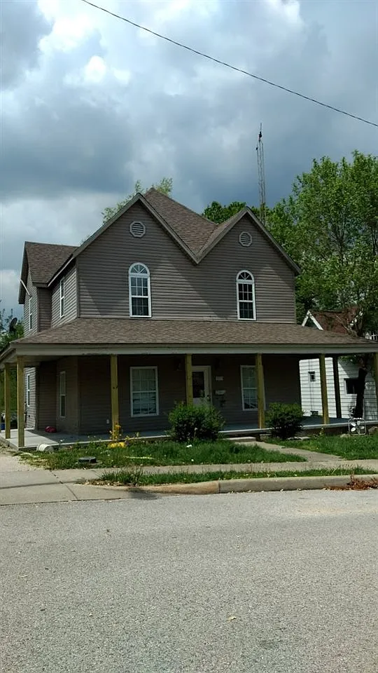 619 S Maple St photo 1