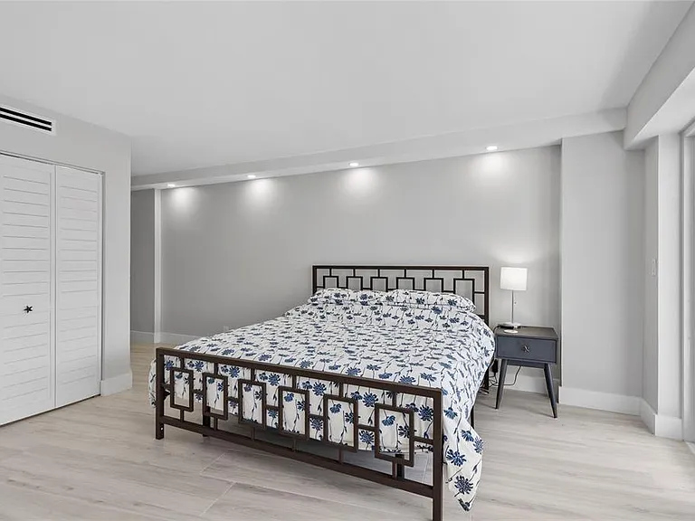 4100 Galt Ocean Dr #1004 — Photo 12