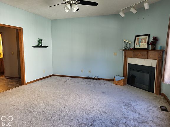 3rd image of 10480 Watkins Dr