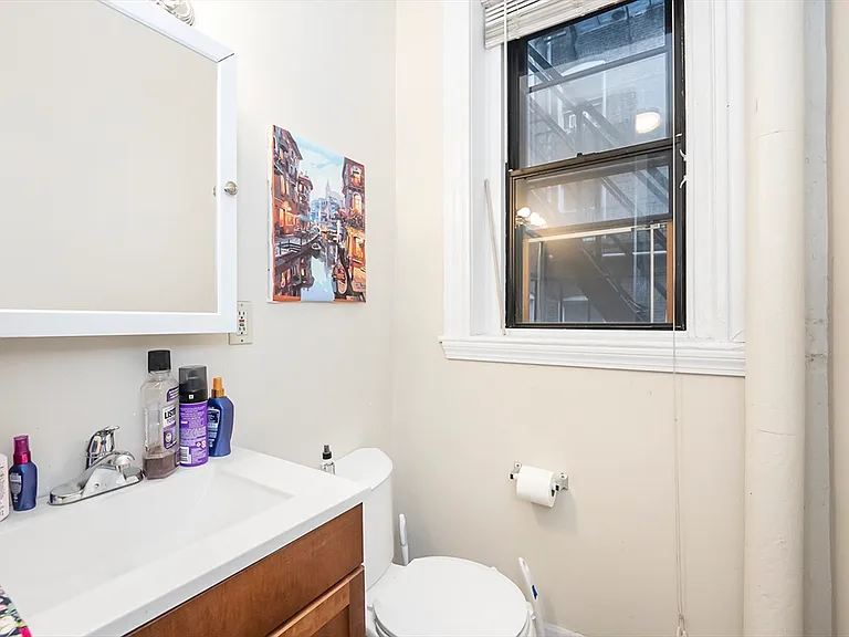 137 Peterborough St #5 — Photo 11