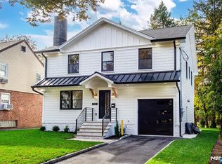 700 Ramapo Rd, Teaneck, NJ 07666