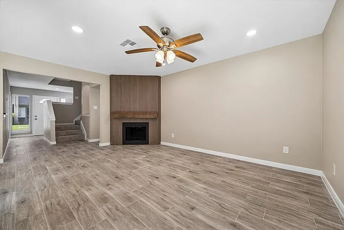 3 bed, 2.5 bath, 1554 sqft, $1,600 — Photo 2