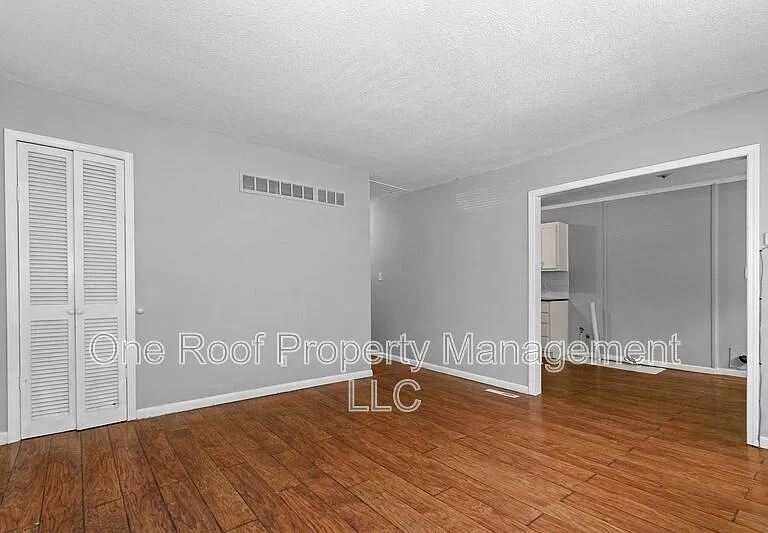 937 Metropolitan Ave #2 — Photo 8