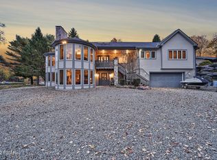 627 Pine Ln, Lake Ariel, PA 18436
