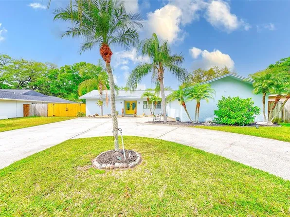 921 Woodland Dr, Palm Harbor, FL 34683